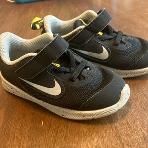 Nike 8C Downshiter sneakers